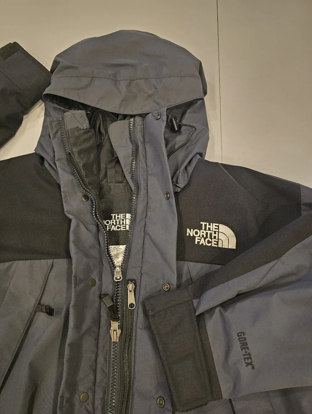 The North Face Men's Hooded Ski Jacket - Slate Blue & Black Gore-Tex